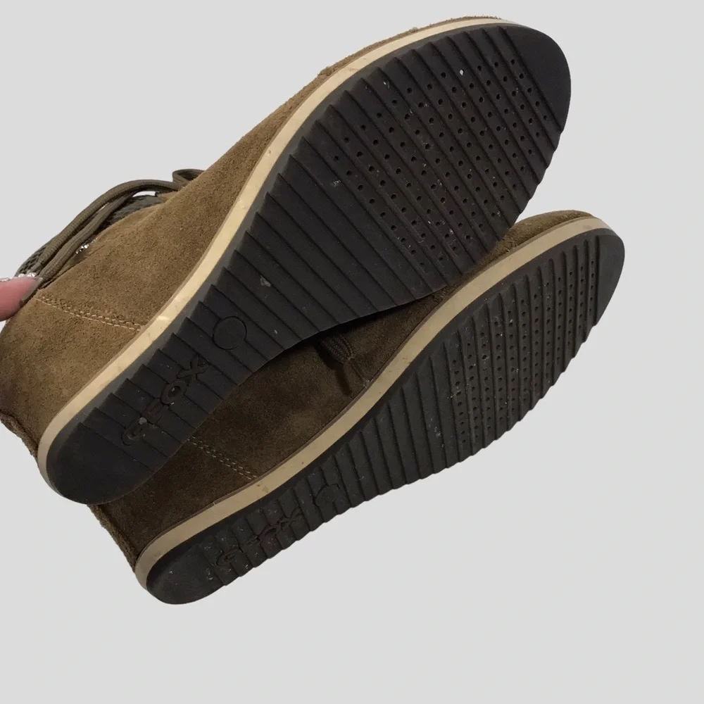 Geox Respira olive green Suede Wedge Sneakers  Size 37 EU/ 6.5 US